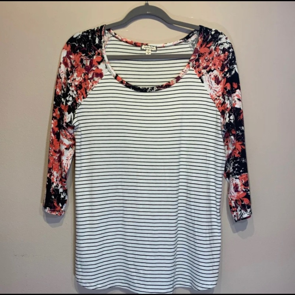 Eyeshadow Raglan top, 3/4 length floral sleeve and stripes LARGE